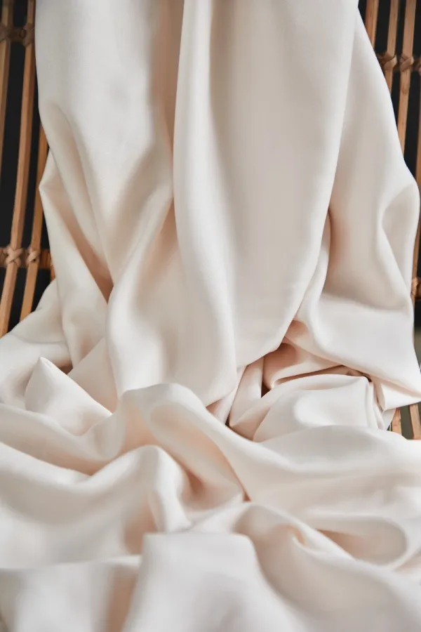 Crème ecovero viscose 'Solid Creamy White' van Mind The Maker